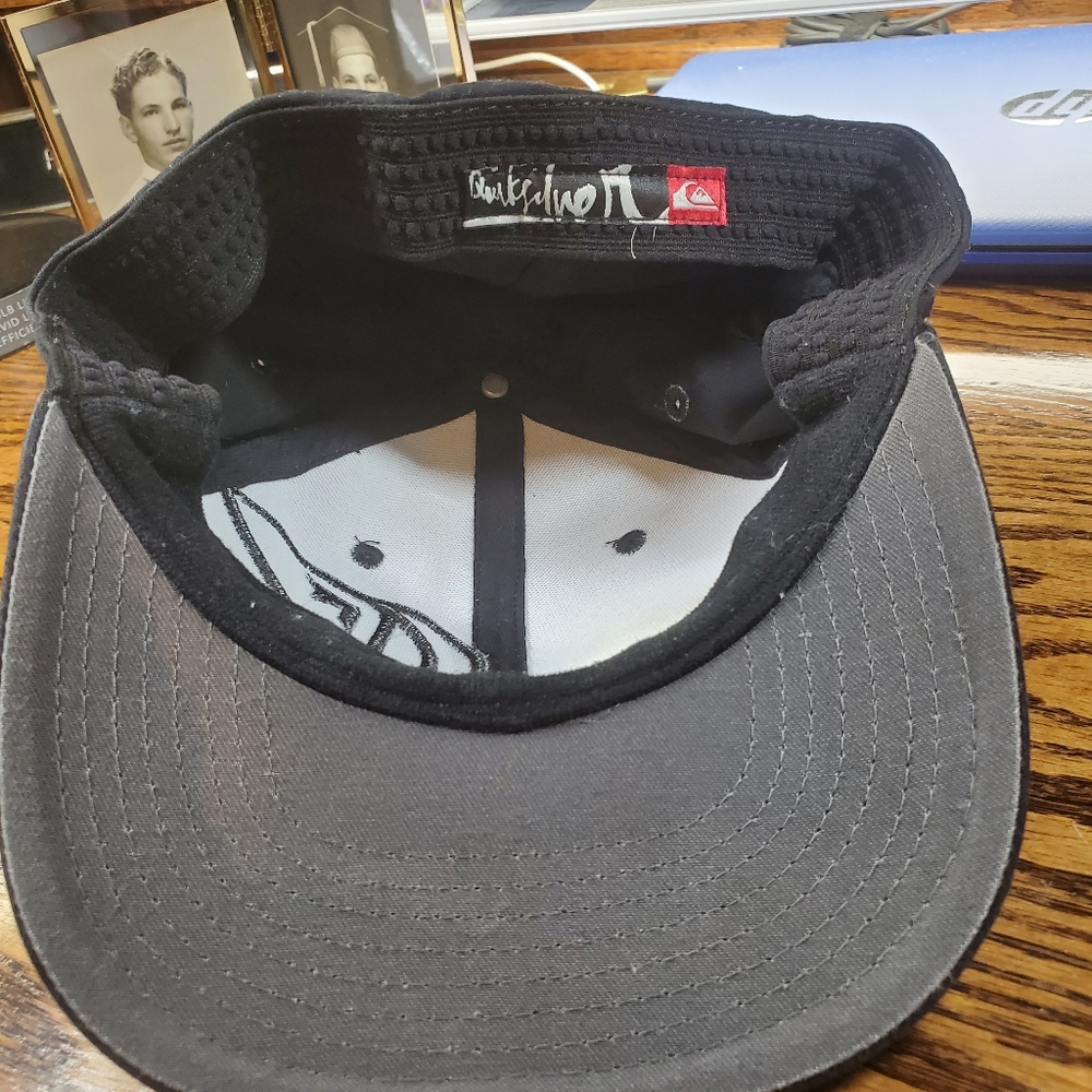 Quicksilver hat - Picture 2 of 2
